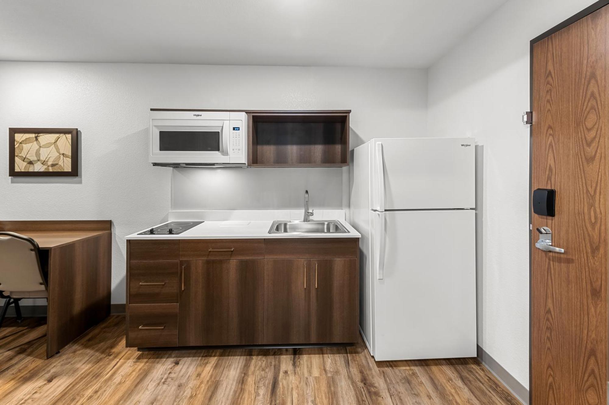 Woodspring Suites Kansas City Airport Eksteriør bilde