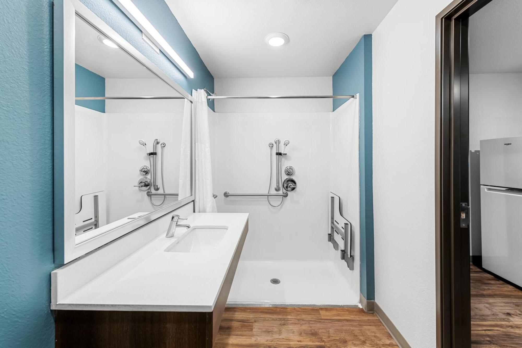 Woodspring Suites Kansas City Airport Eksteriør bilde