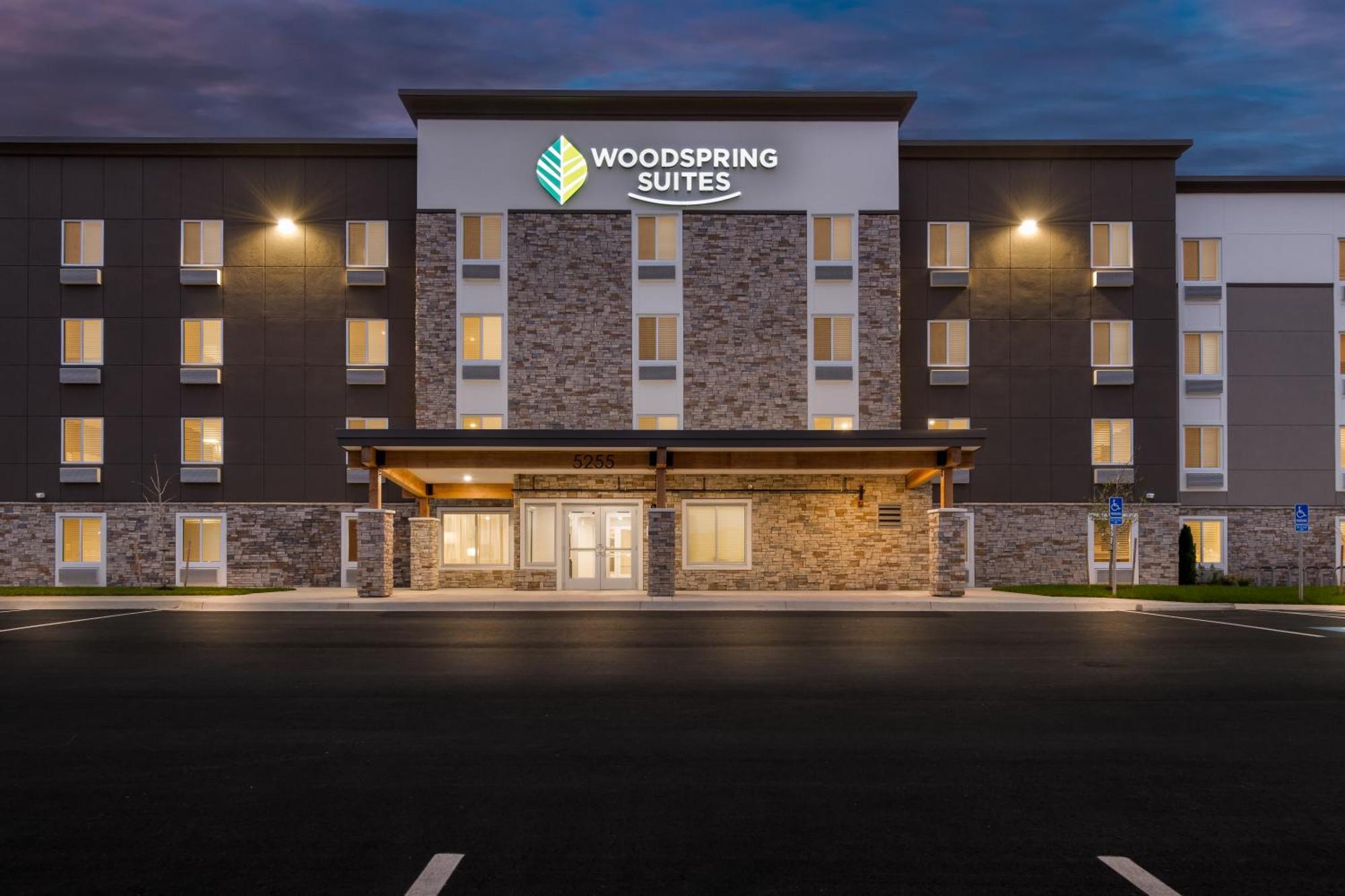 Woodspring Suites Kansas City Airport Eksteriør bilde